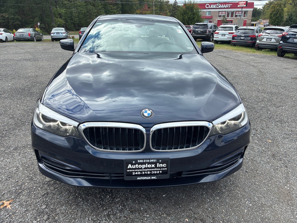 2018 BMW 5 Series Image 1