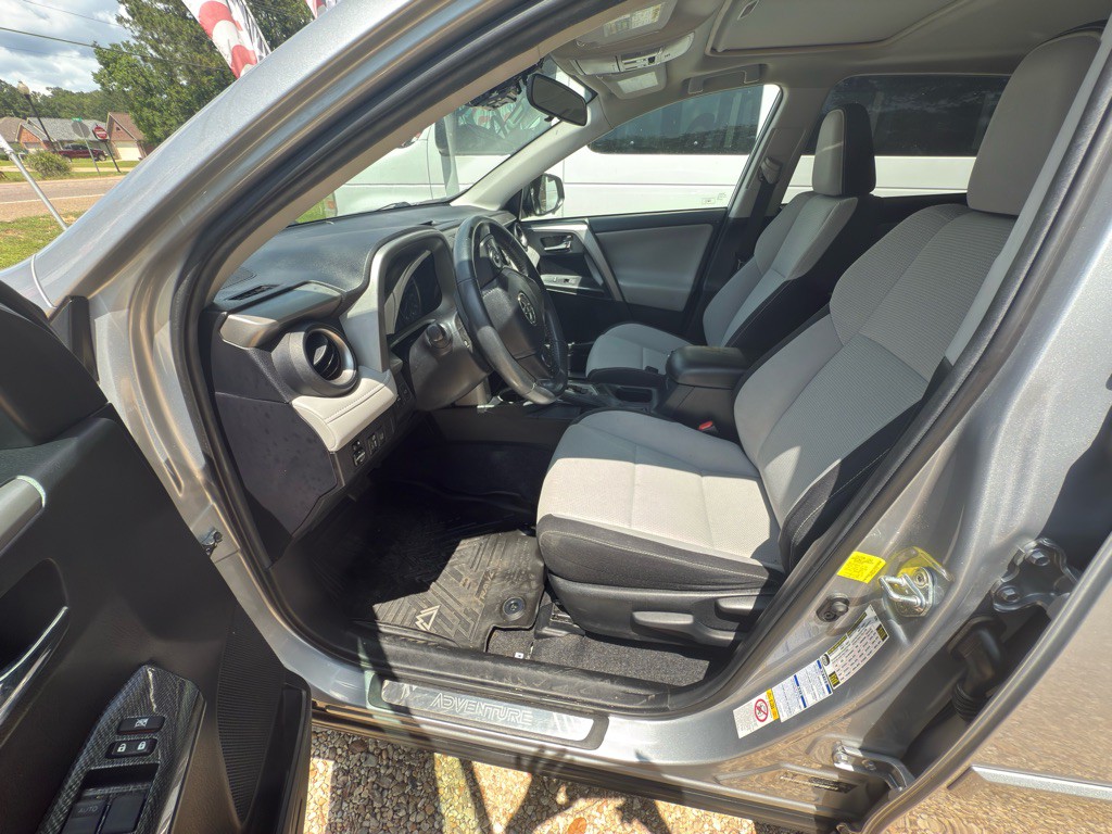 2018 Toyota Rav4 Image 4