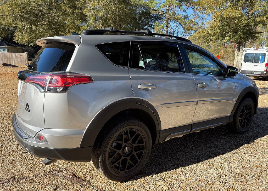 2018 Toyota Rav4 Image 3