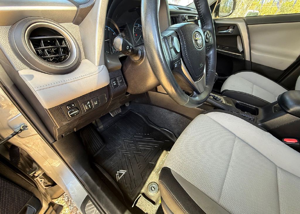 2018 Toyota Rav4 Image 8