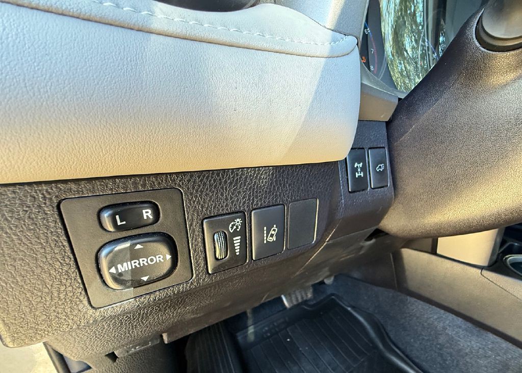 2018 Toyota Rav4 Image 10