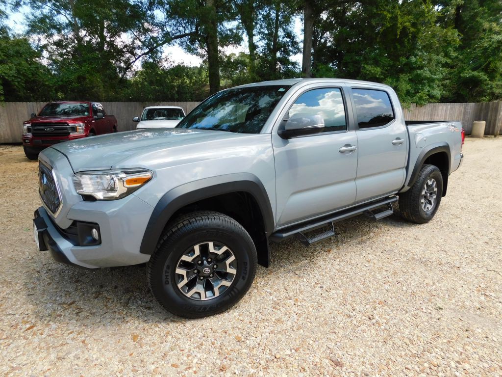 2018 Toyota Tacoma Image 1