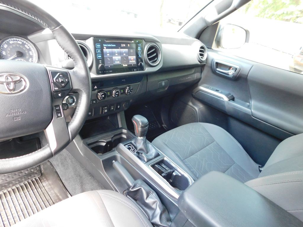 2018 Toyota Tacoma Image 11