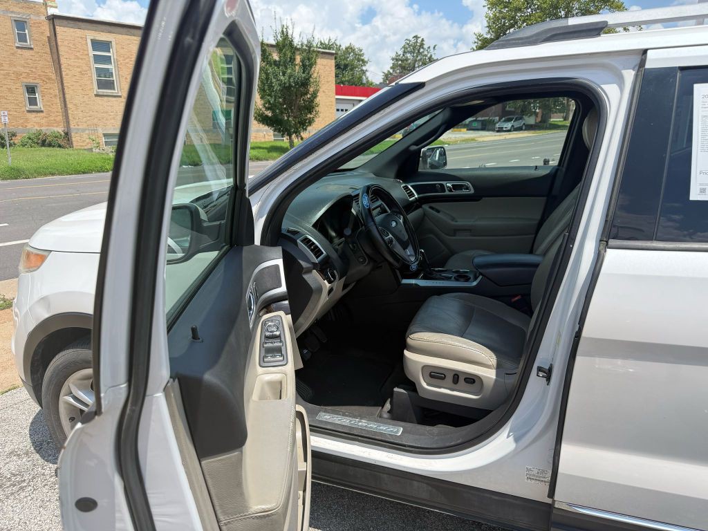 2012 Ford Explorer Image 9