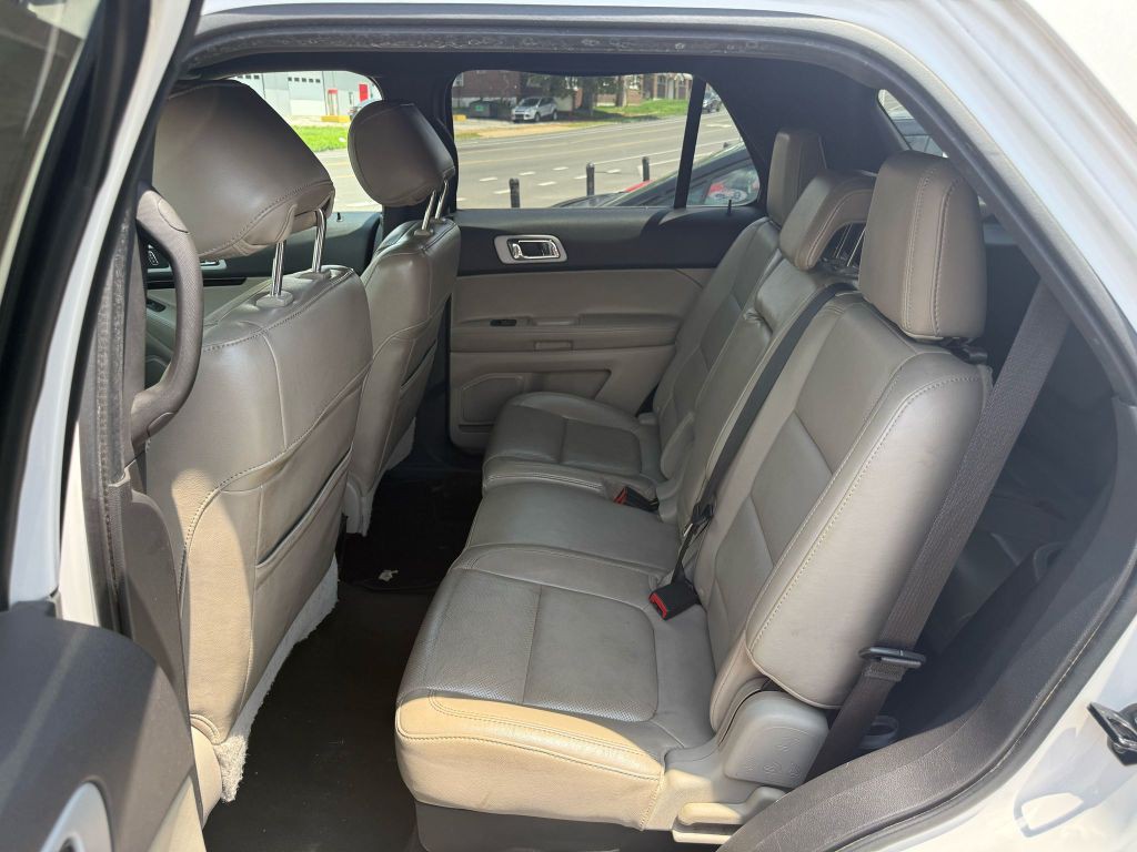 2012 Ford Explorer Image 18