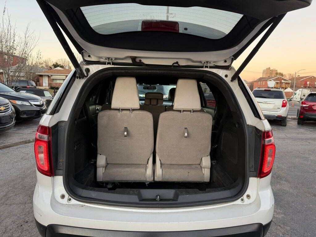 2012 Ford Explorer Image 22