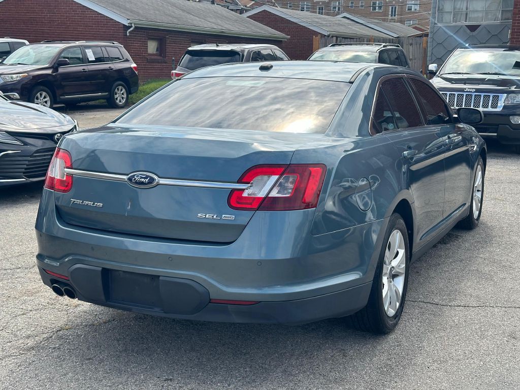 2010 Ford Taurus Image 6