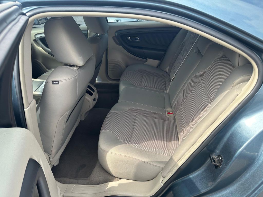 2010 Ford Taurus Image 19