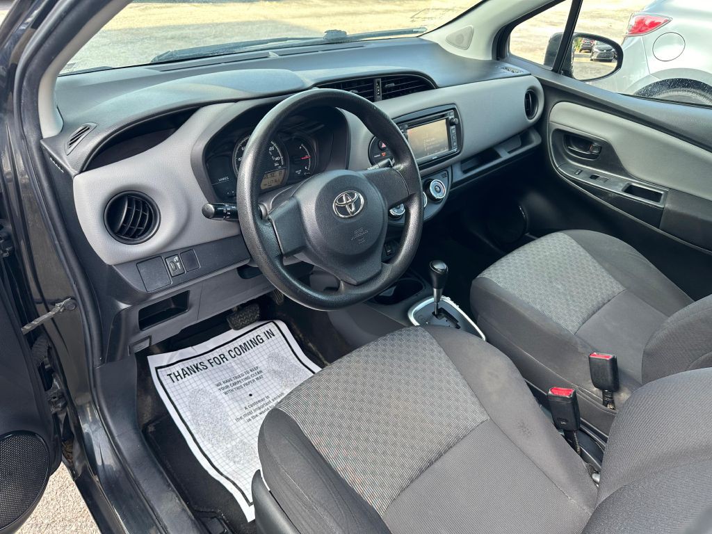 2015 Toyota Yaris Image 10