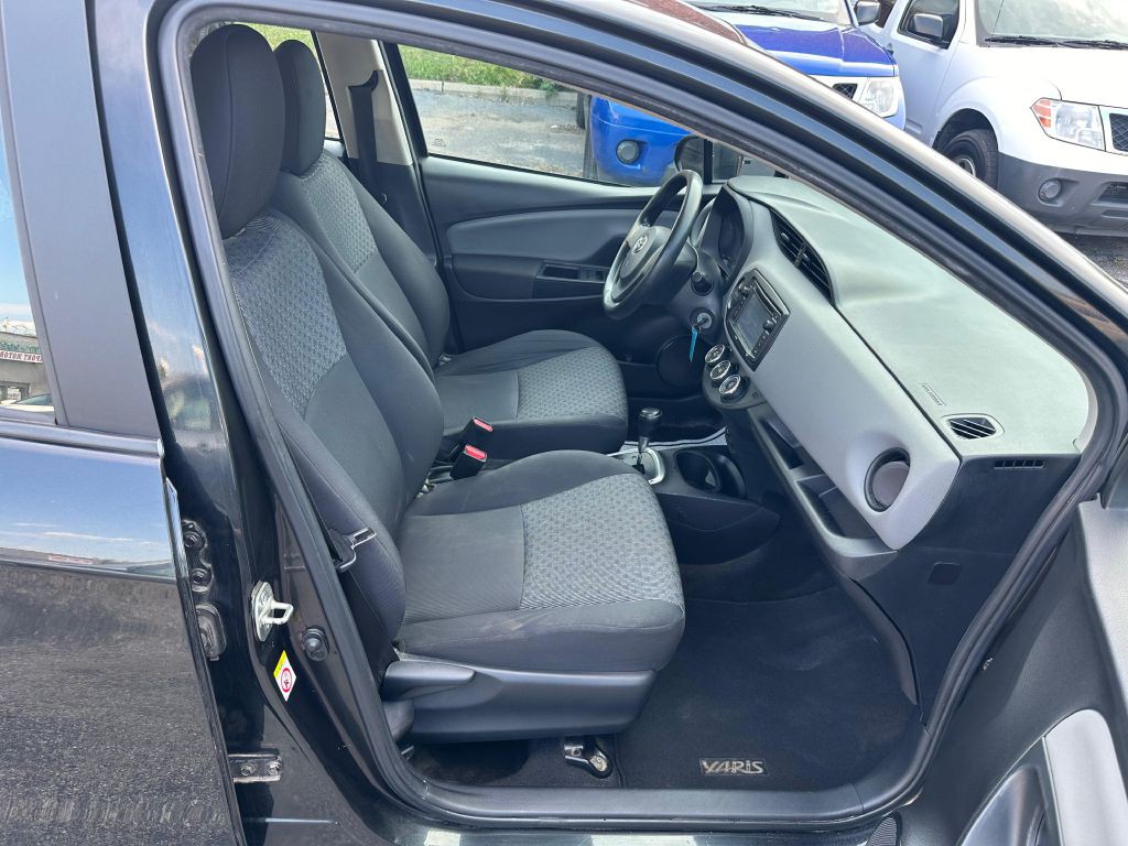 2015 Toyota Yaris Image 11