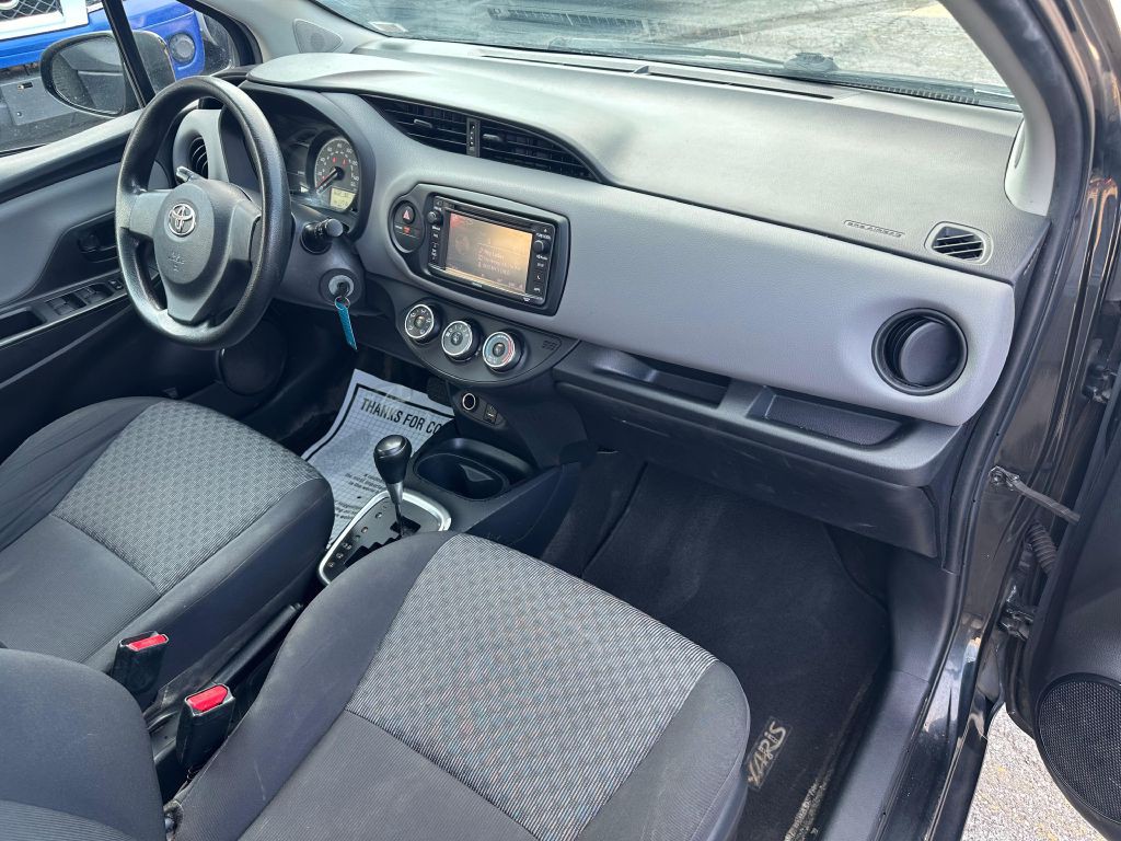 2015 Toyota Yaris Image 12