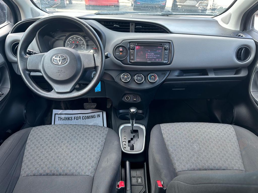 2015 Toyota Yaris Image 13