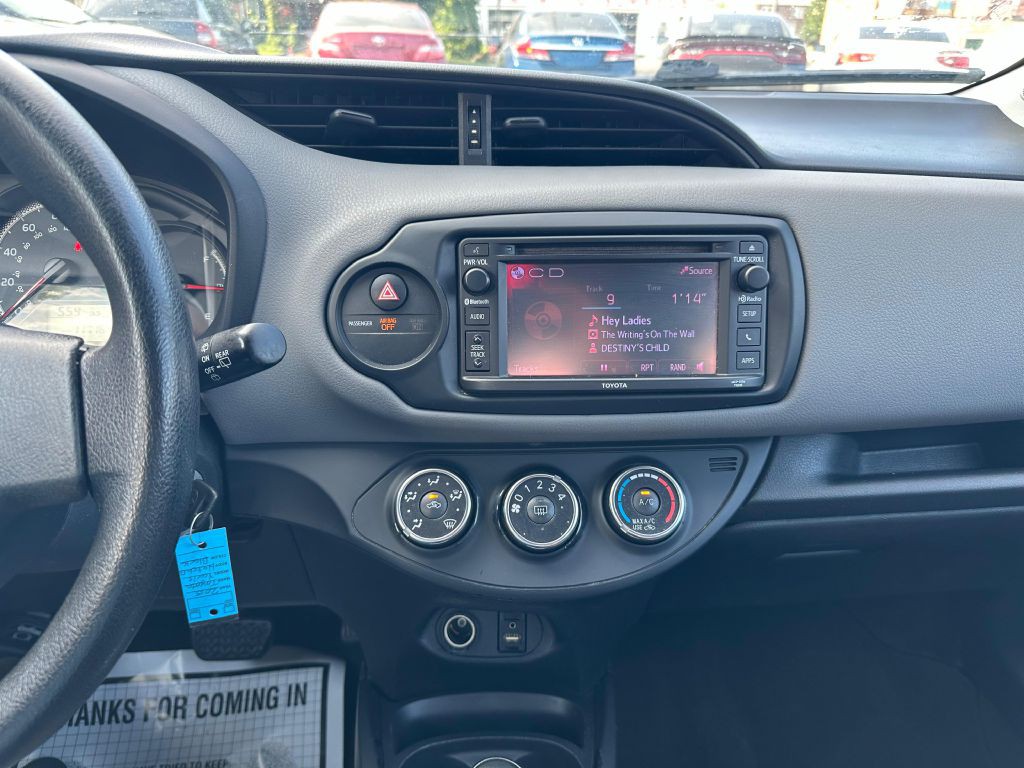 2015 Toyota Yaris Image 15