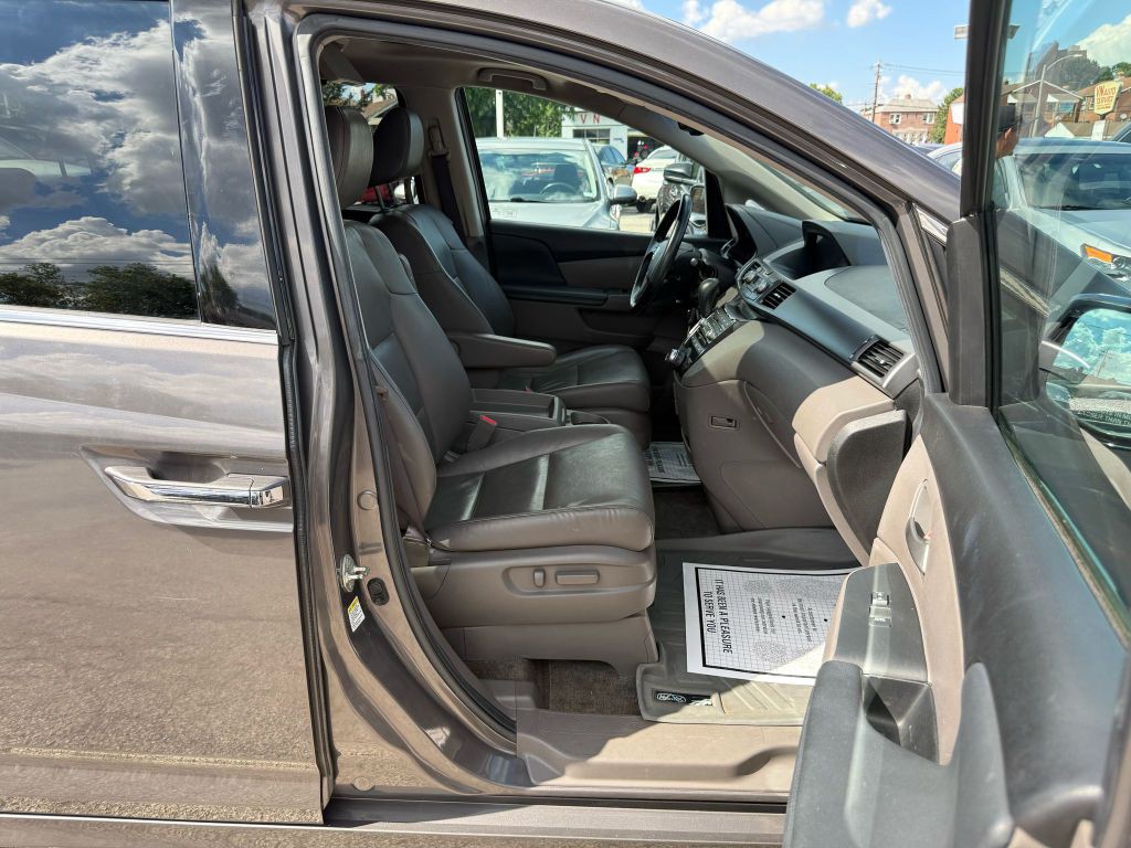 2012 Honda Odyssey Image 17