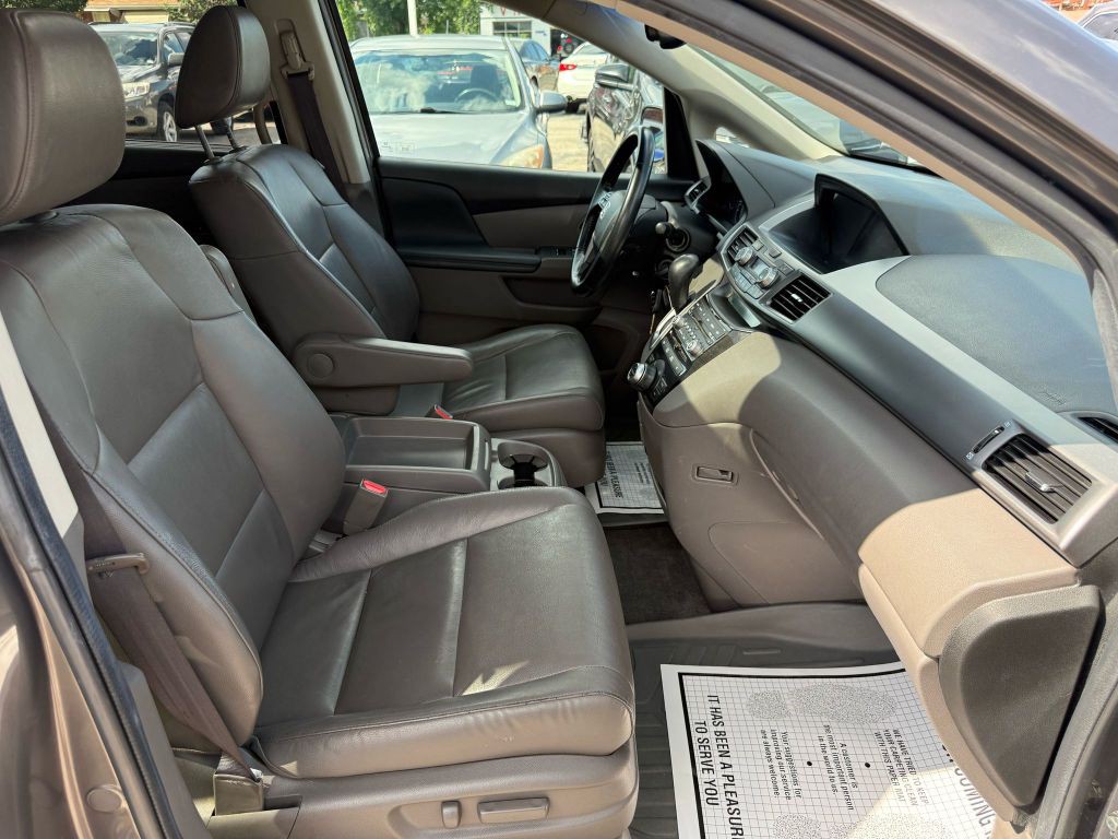 2012 Honda Odyssey Image 18