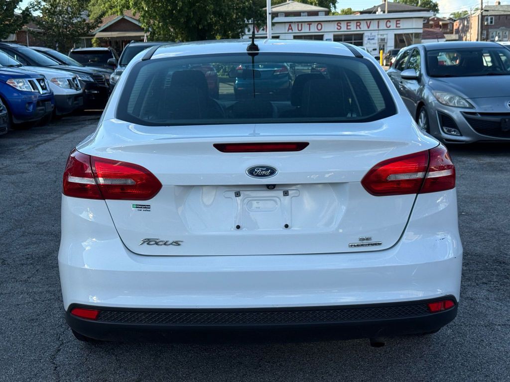 2016 Ford Focus Image 8