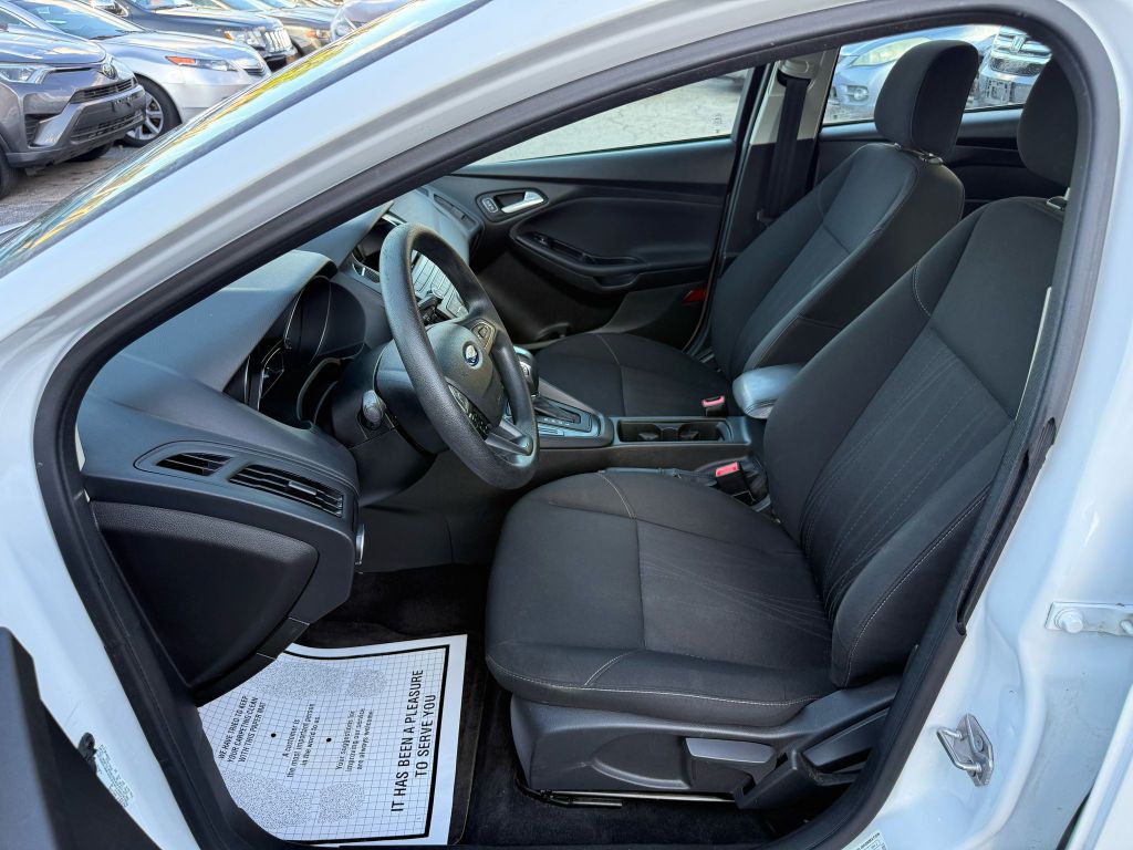 2016 Ford Focus Image 10