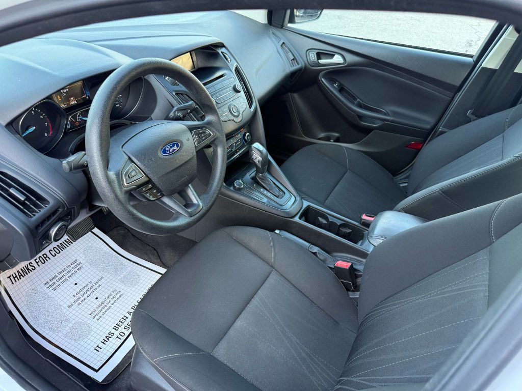 2016 Ford Focus Image 11