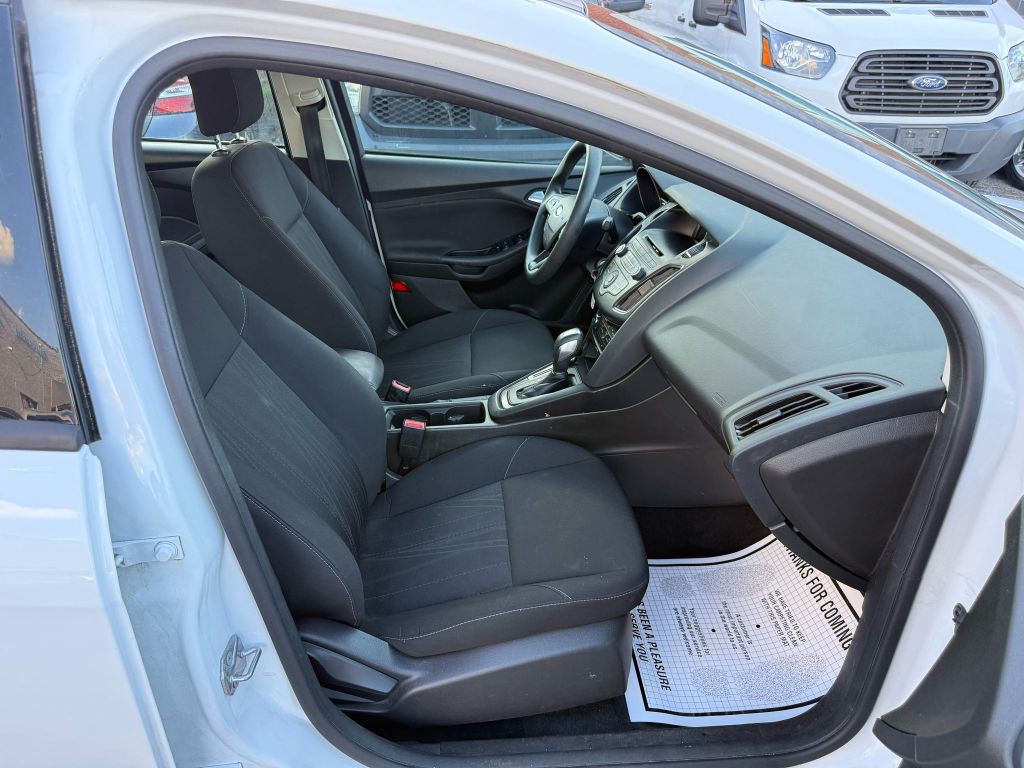 2016 Ford Focus Image 13