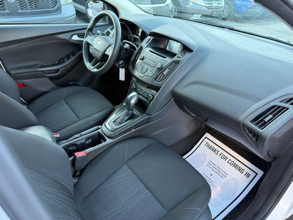2016 Ford Focus Image 14