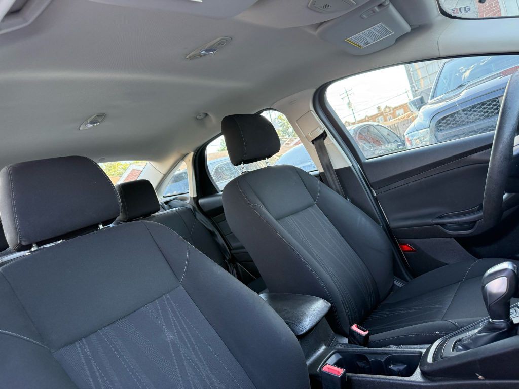 2016 Ford Focus Image 19