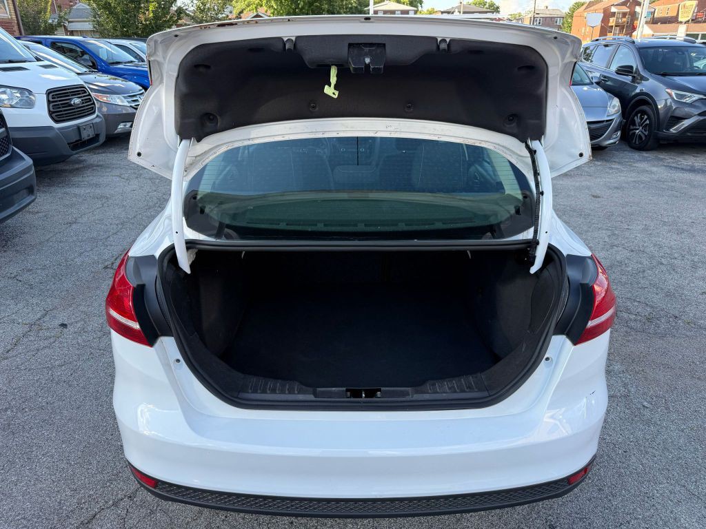 2016 Ford Focus Image 20
