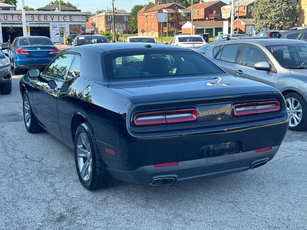 2016 Dodge Challenger Image 7