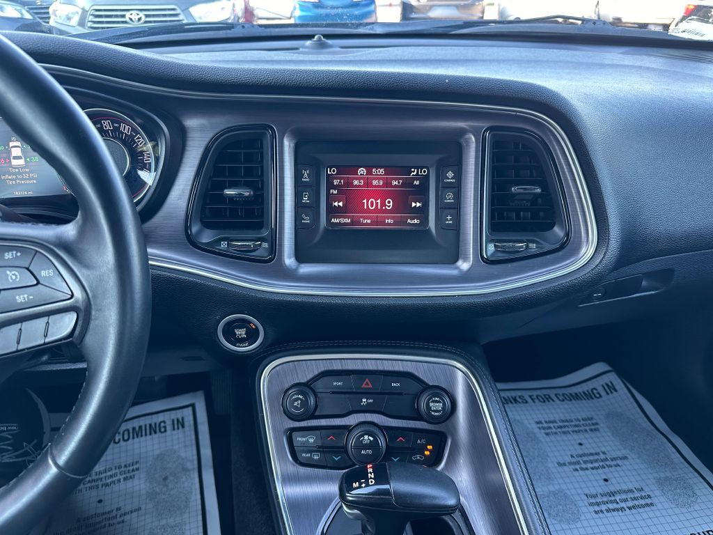 2016 Dodge Challenger Image 16