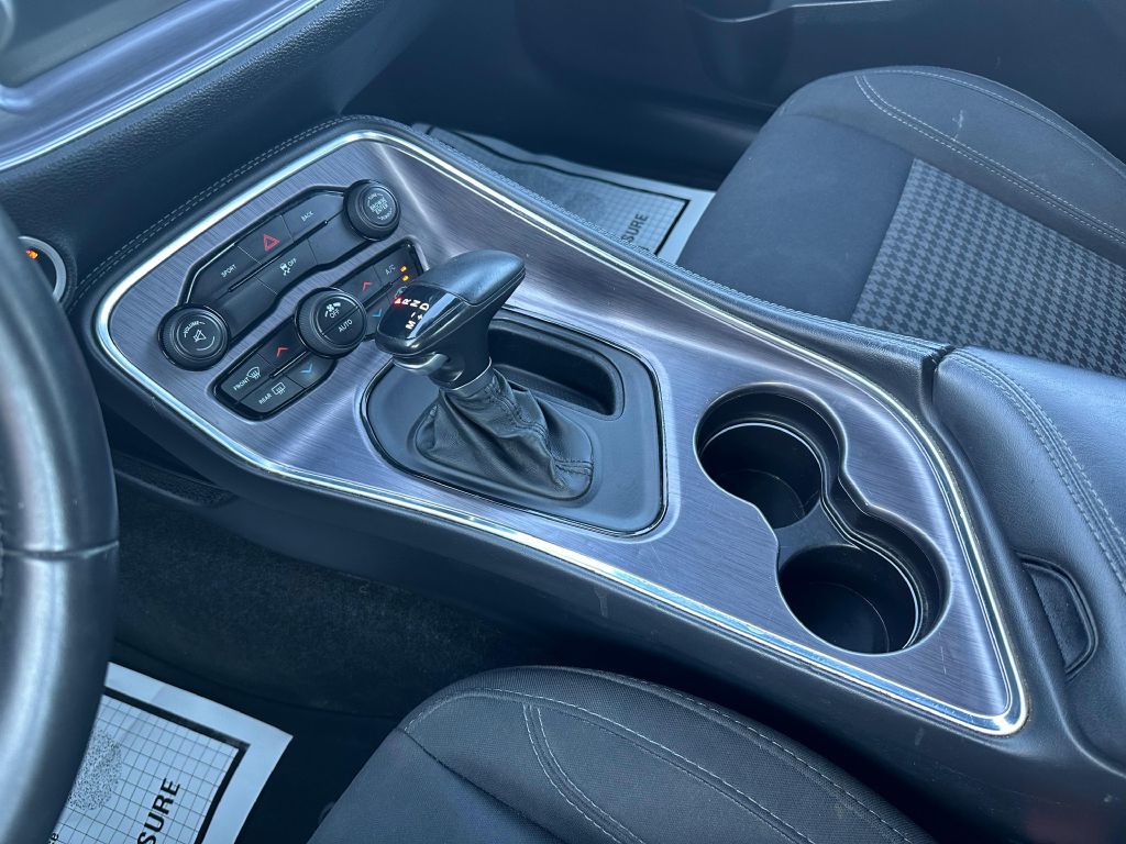 2016 Dodge Challenger Image 17