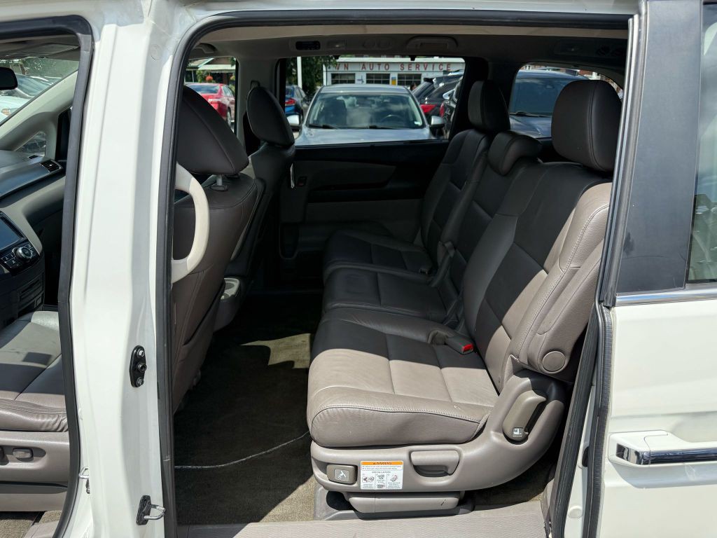 2014 Honda Odyssey Image 21