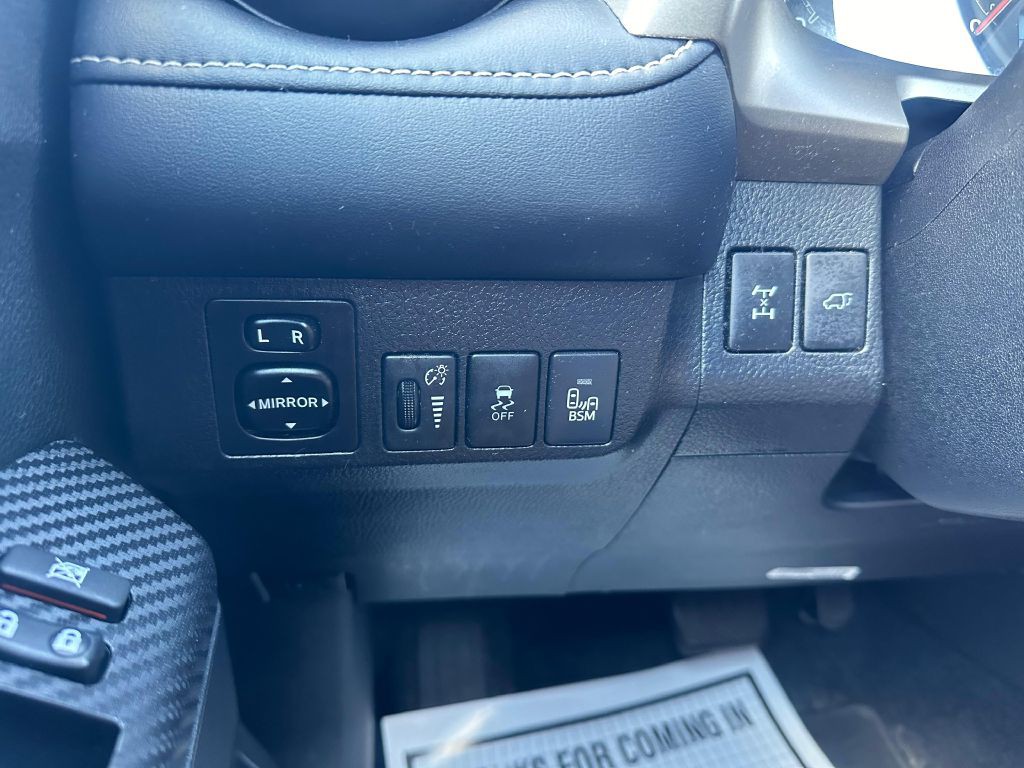2013 Toyota Rav4 Image 18