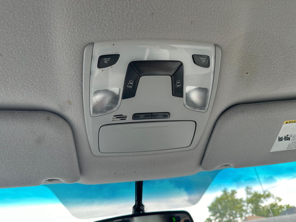 2011 Toyota Sienna Image 19