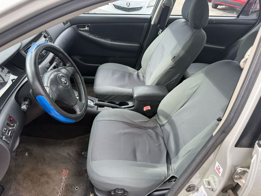 2004 Toyota Corolla Image 10