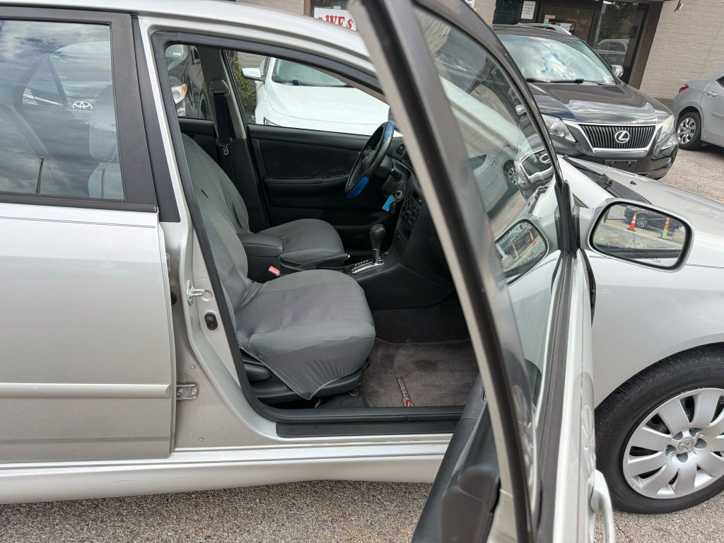 2004 Toyota Corolla Image 12