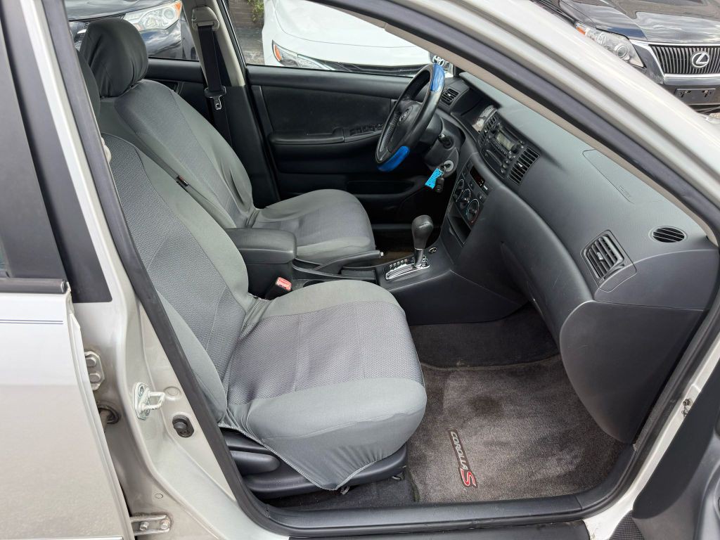 2004 Toyota Corolla Image 13