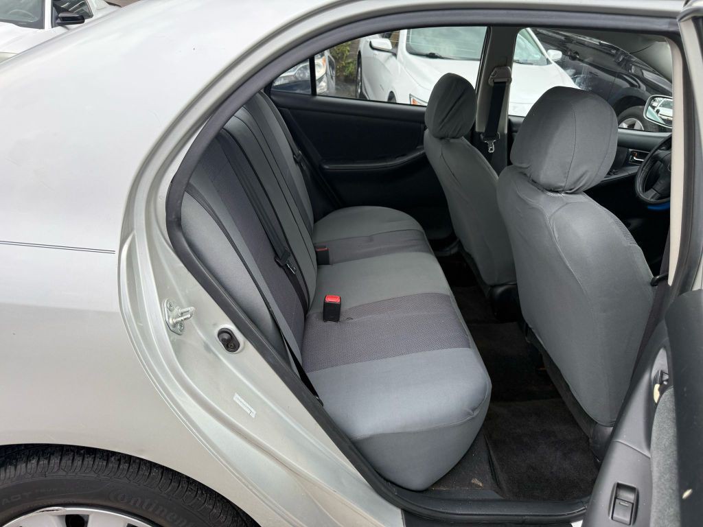 2004 Toyota Corolla Image 17
