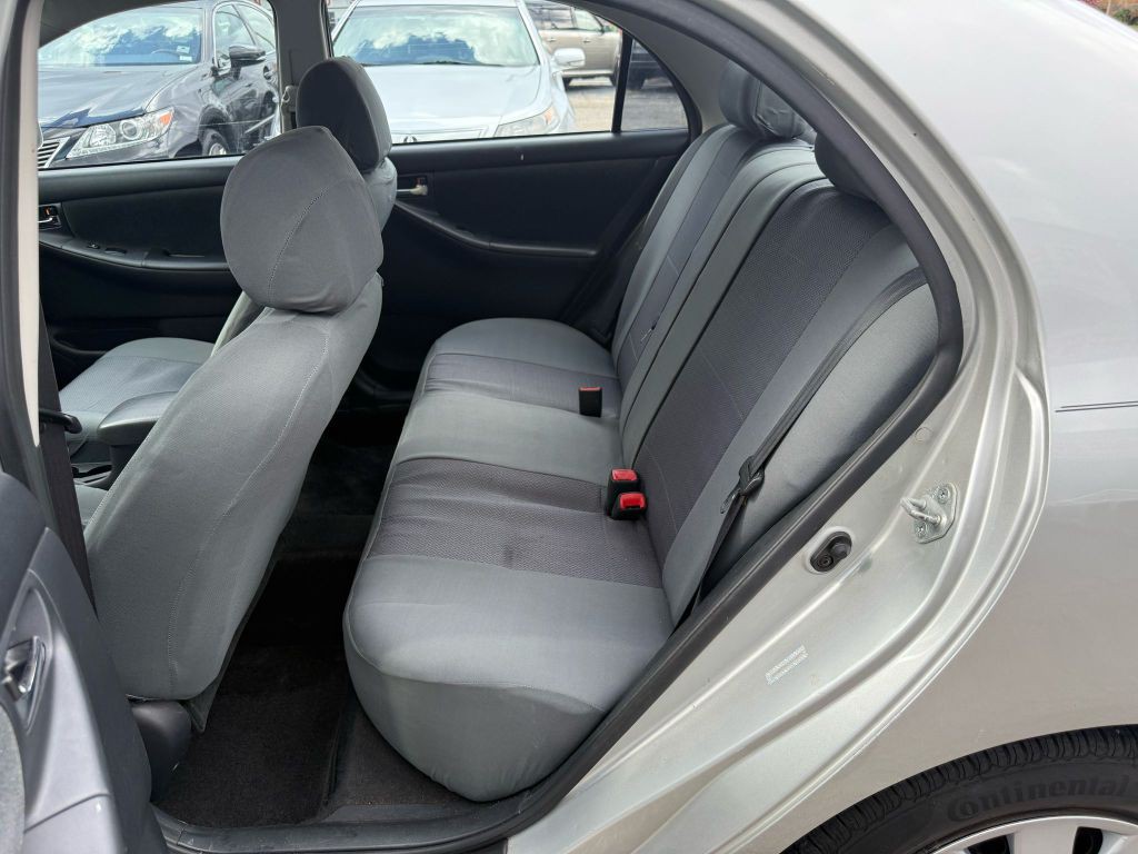 2004 Toyota Corolla Image 18