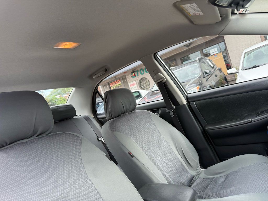 2004 Toyota Corolla Image 19