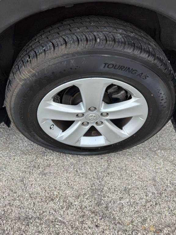 2013 Toyota Rav4 Image 22