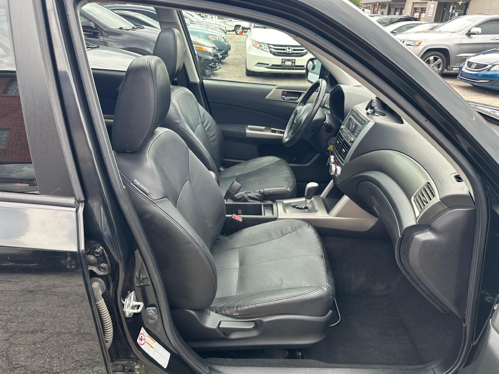 2010 Subaru Forester Image 12