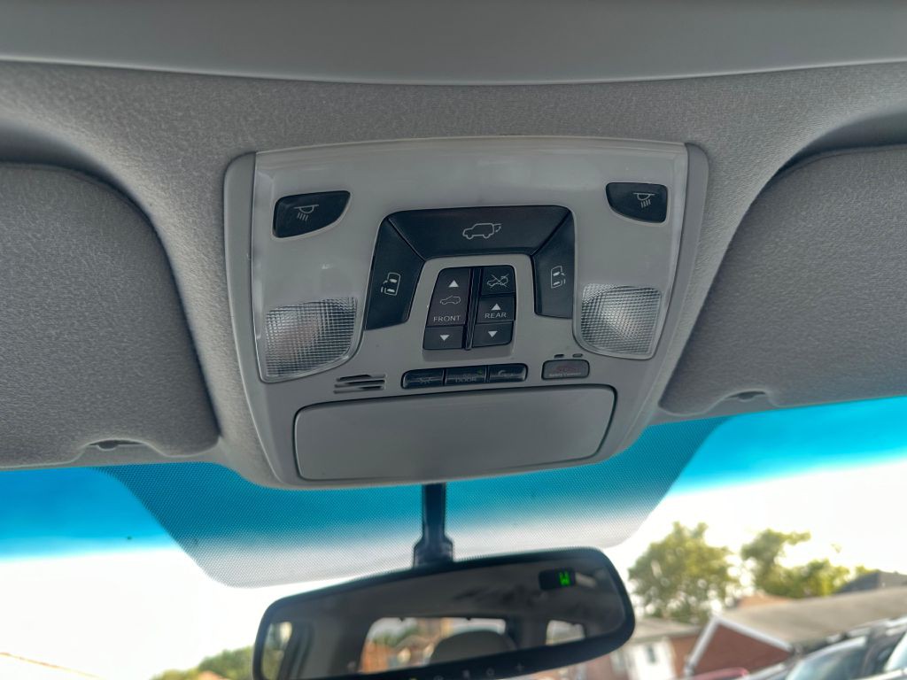 2011 Toyota Sienna Image 22
