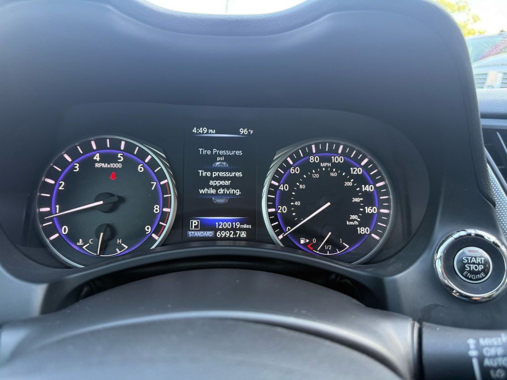 2017 INFINITI Q50 Image 16