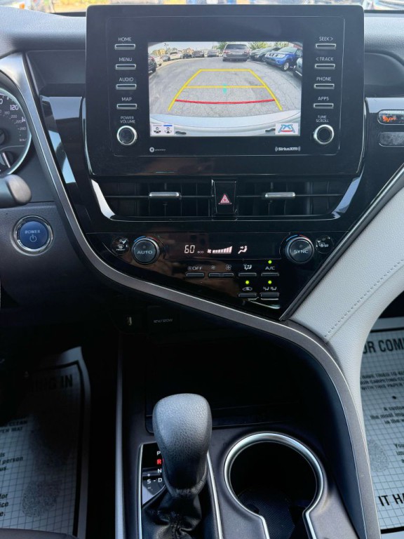 2021 Toyota Camry Image 17