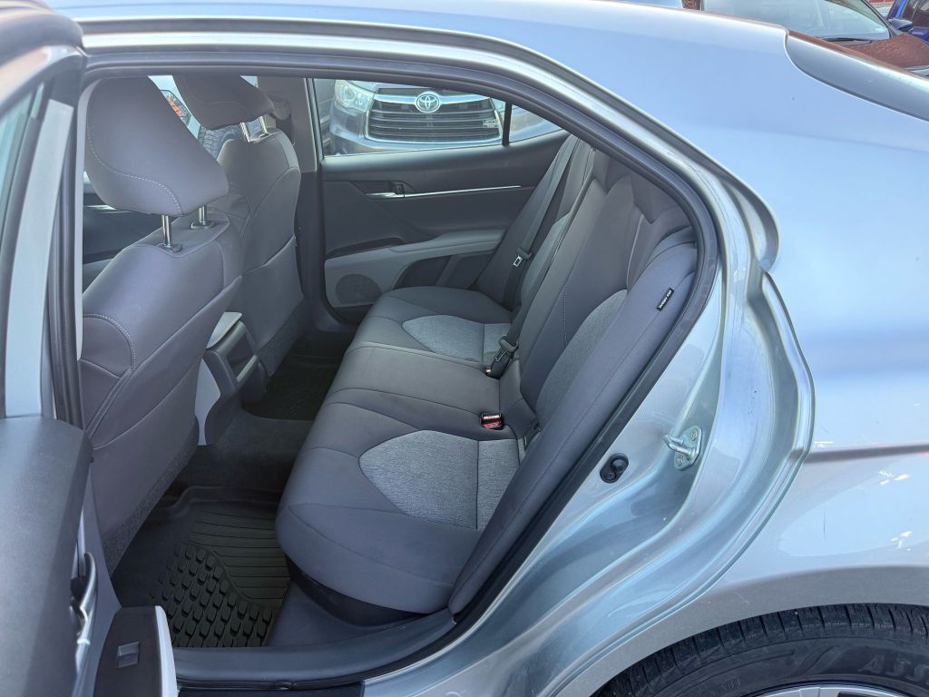 2021 Toyota Camry Image 19