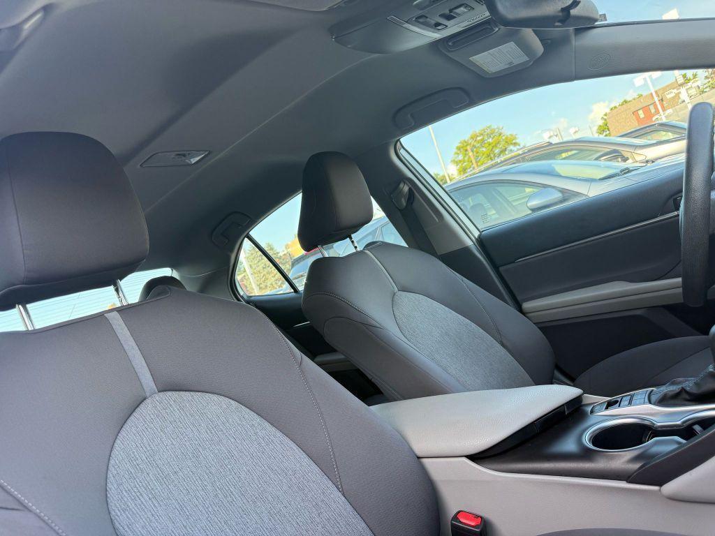 2021 Toyota Camry Image 20