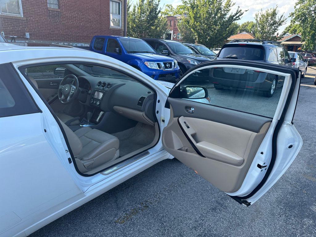 2012 Nissan Altima Image 13