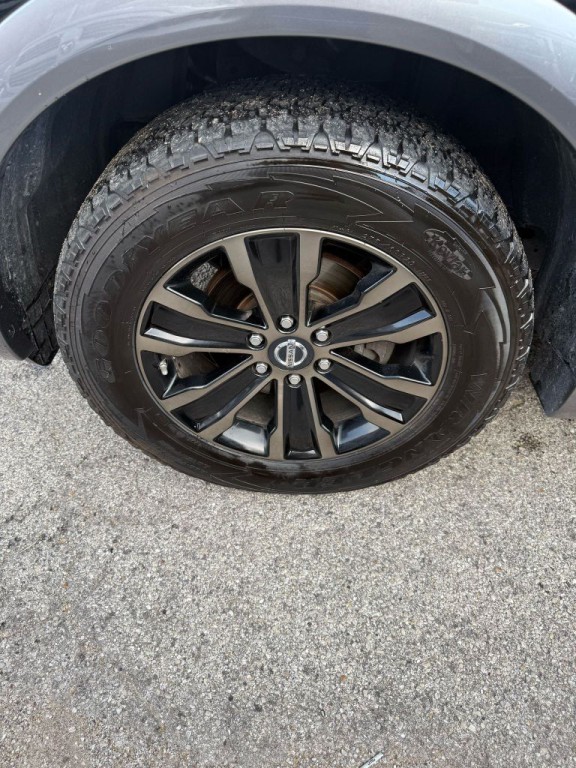 2017 Nissan Armada Image 28
