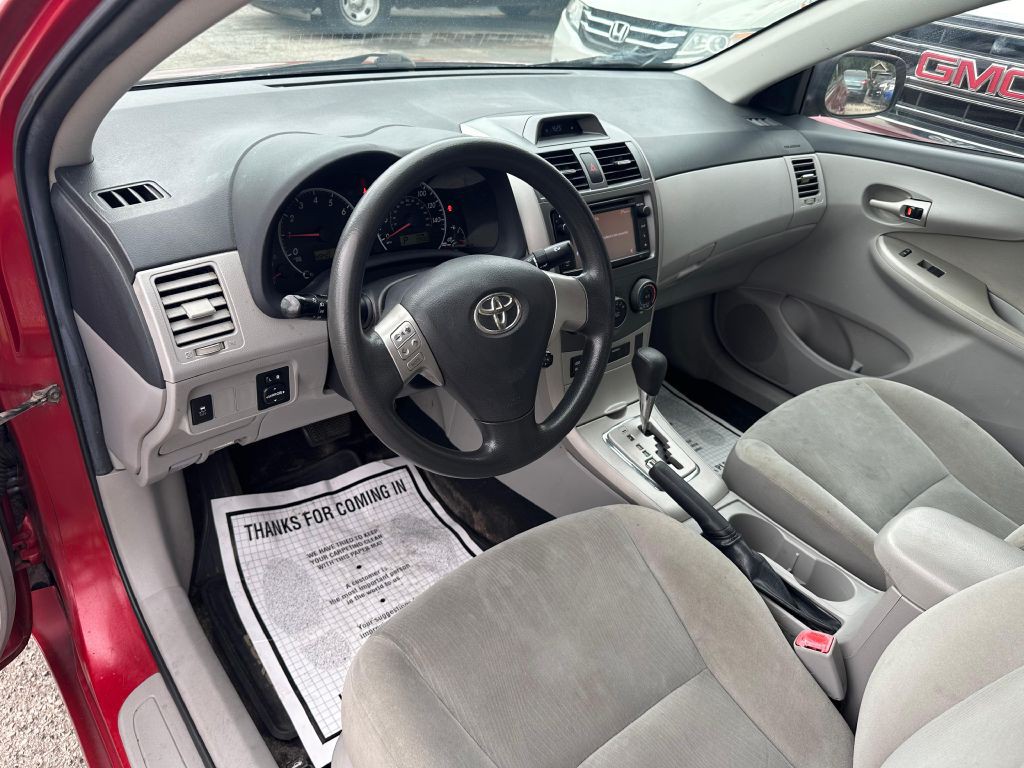 2013 Toyota Corolla Image 11