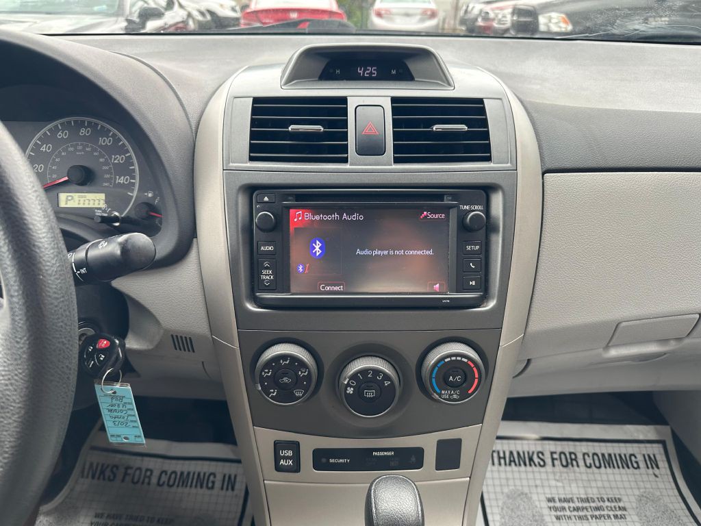 2013 Toyota Corolla Image 16