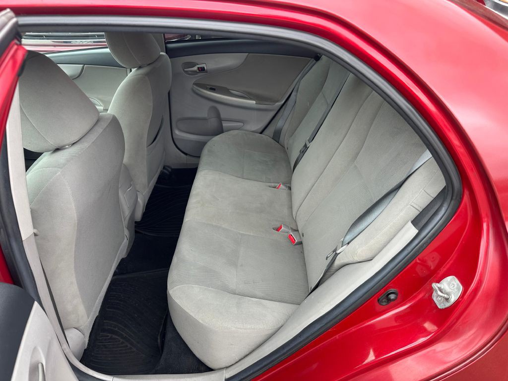 2013 Toyota Corolla Image 19